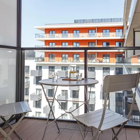 Sun & Snow Angel City Apartment *